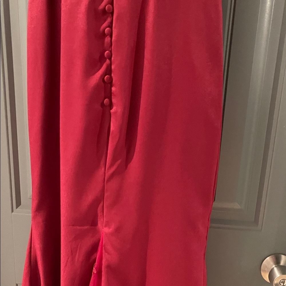 Elegant Red Lace Evening Gown - Picture 8 of 13